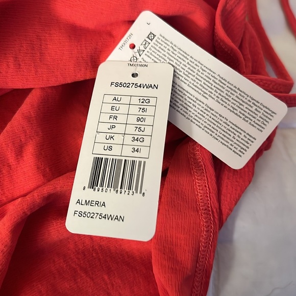 Freya swimwear EUC. see pic for size am measurement detail - Picture 4 of 13